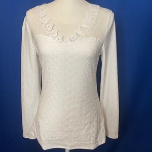 XINYUBABY White Top with Lace Detail - M
